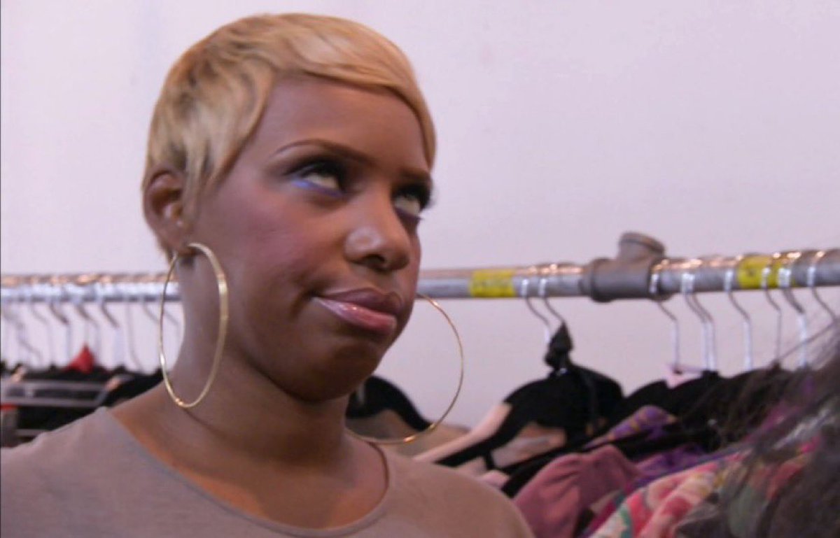 callmedeuce__'s tweet photo. Aniya feels “seen” as soon as  white man starts looking at her? All of a sudden she’s touchy feely, you can actually see chemistry, and it’s the first time I’ve seen her initiate a kiss, but I thought y’all said…. #LoveIslandUSA https://t.co/kIxktQnkxi