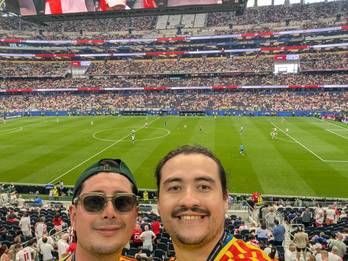karlozsuarez's tweet photo. Cumpliéndole a mi niño interior.

Otro sueño de infancia: ✅

#WC2026 #Dallas #USA #VIP #England #Croatia #SinMiedoAlExito #aroundtheworld #FIFA https://t.co/Ws4OCiUfrC