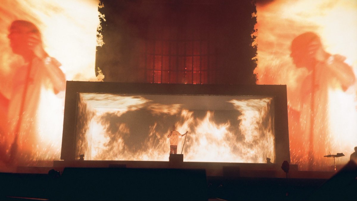 pricetag337's tweet photo. @KiDCuDi shot on 35mm film❗️Still thinking about the MSG show. https://t.co/XL5xRBvZCI