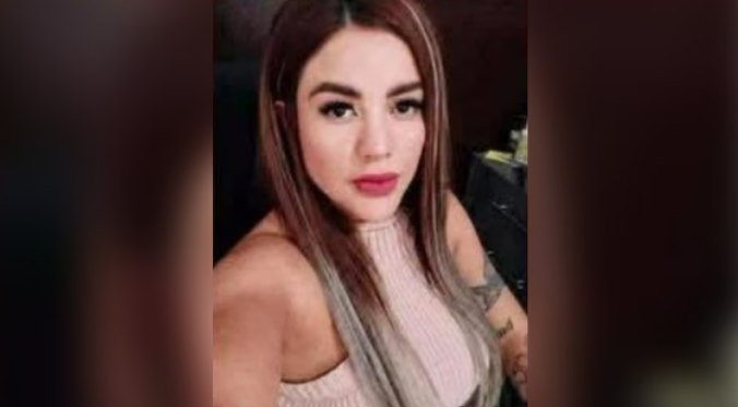 ElFinanciero_Mx's tweet photo. ⚪ 🚨 Hallan sin vida a Jessica Ramos tras días desaparecida en Guanajuato
La mujer de 33 años fue encontrada calcinada y con huellas de vi*lencia; su familia señala que la última vez que se le vio salió de casa acompañada de su expareja ⚠️

https://t.co/WwRUR7wqat https://t.co/F4Qb7IxksB