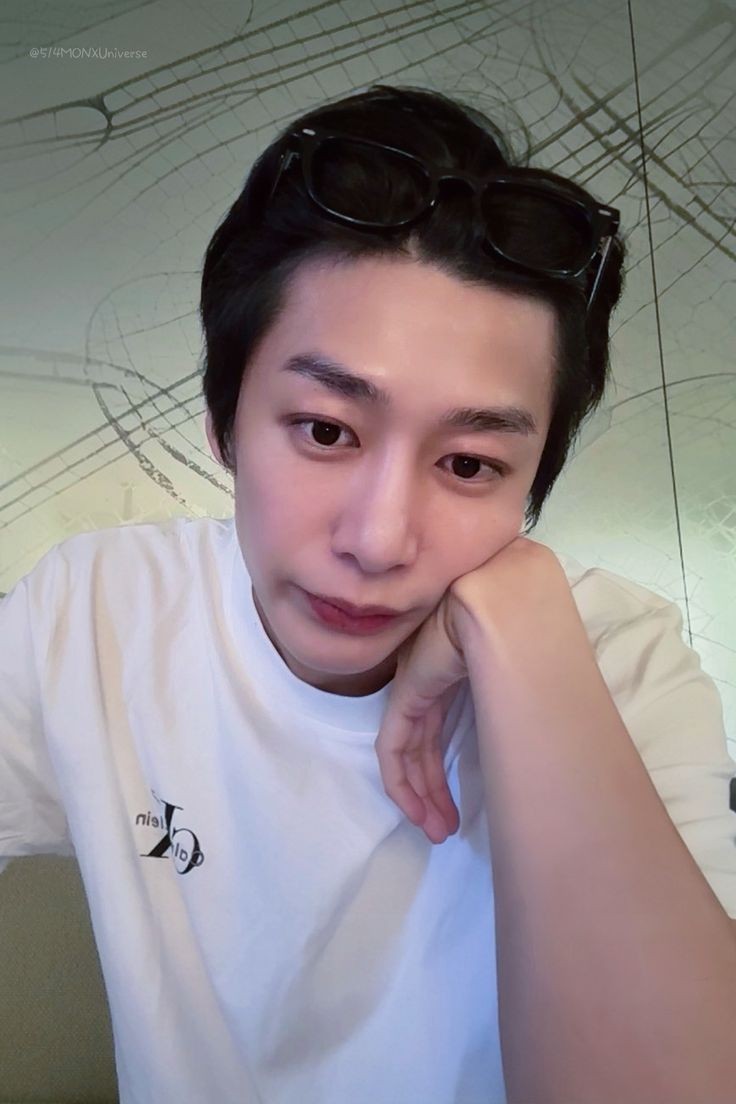 moonsstruxck's tweet photo. ㅤ
not so good morning i guess? this app still acting shitty and i have to deal with it. anyways need to run some errands before we leave for our work. have a nice day to all you. 
ㅤ https://t.co/AJ9ngMPLcg