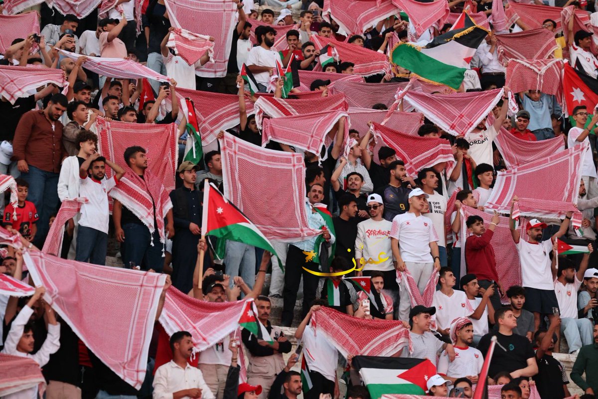 ammonnews's tweet photo. الجماهير ترفع الشماغ الأردني في المدرج الروماني

#عمون #ألأردن https://t.co/sFb2hr2dDi