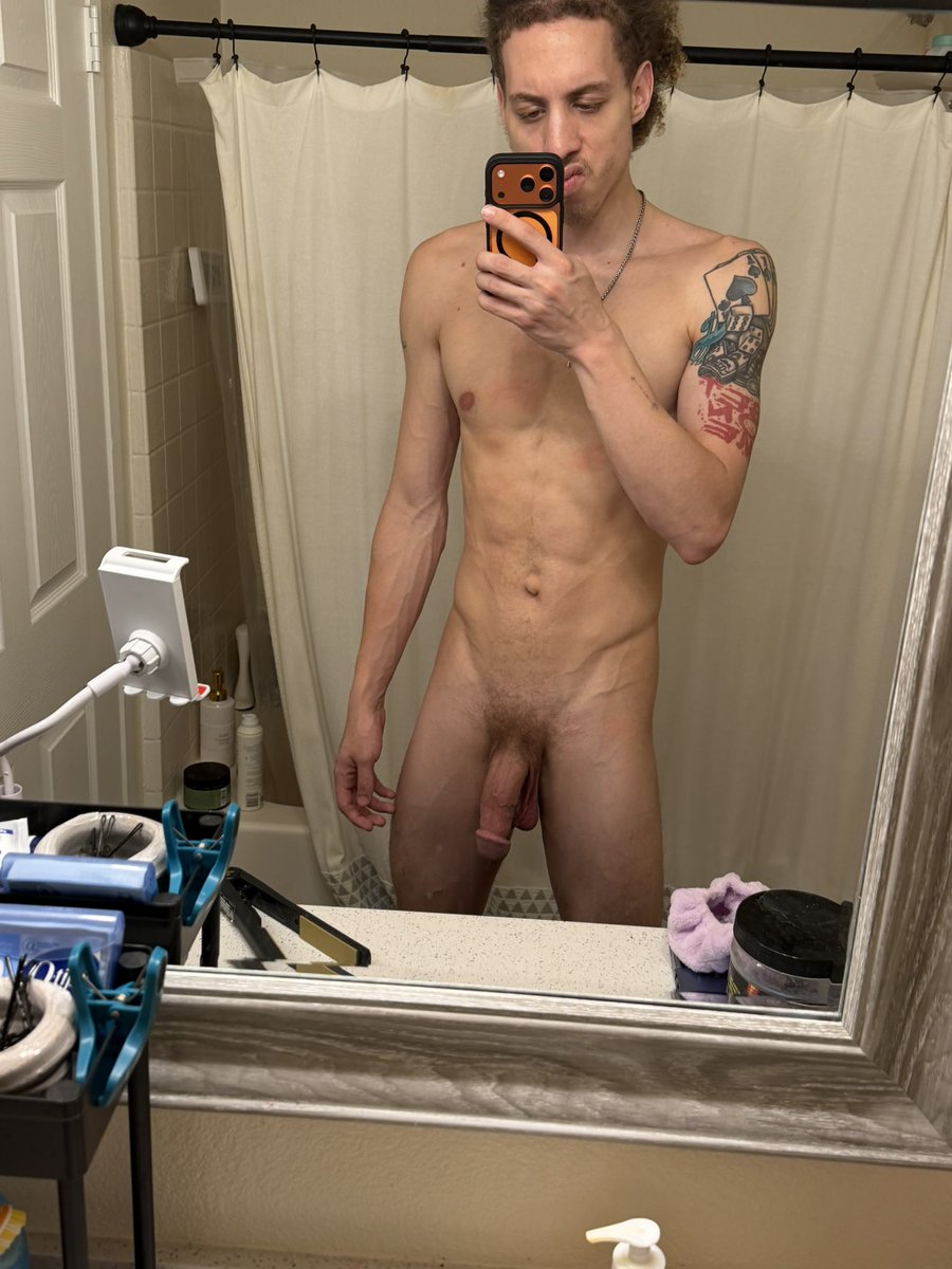 IsaiahRoss123's tweet photo. I’m feeling myself today😂sorry for the spam https://t.co/TOM5hVuj6a