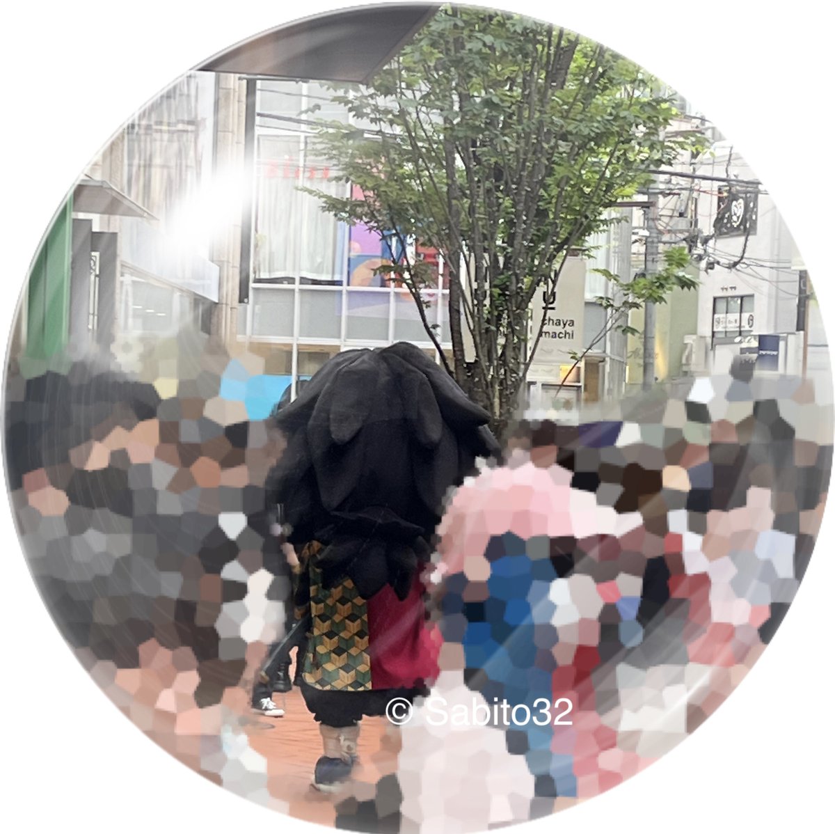 sabito32's tweet photo. 先にさっさと帰るぎゆさん🤭(写真)

ちゃやまちでのレッドカーペットは、
手出し🆖アナウンス📢あったので、
ぬいを差し出したり、隊士に触れたりすることは🆖だったから…ね😉

ルールやマナーは守る✊ https://t.co/xrtH7rnT6s