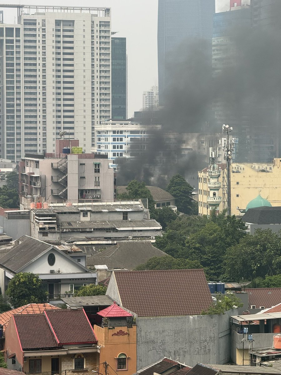 fmhd8's tweet photo. ni karbela kebakaran kah? https://t.co/2FxFeRcKkk