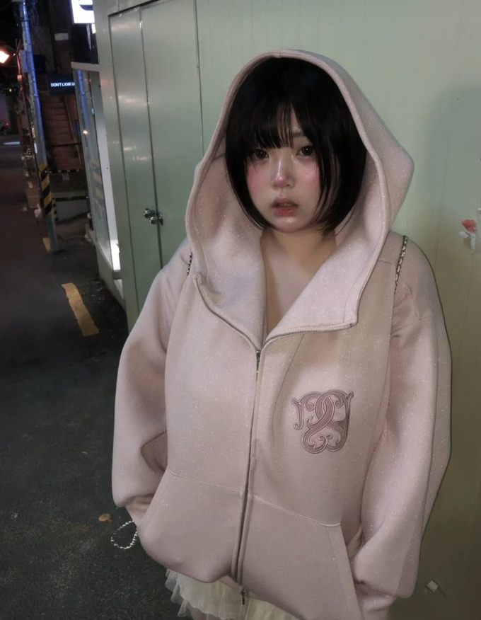 jboberto's tweet photo. ナンパとは無縁の子豚女子(19)です… https://t.co/w8GASznvKh