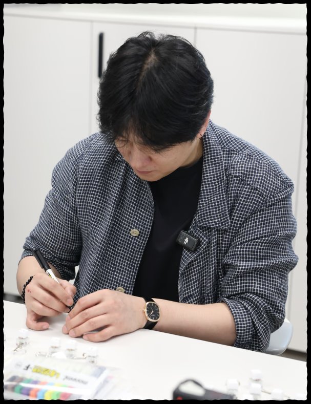 dear_bob's tweet photo. 누가 제 밥보르기니에 기스냇죠 https://t.co/sAacLlr18H