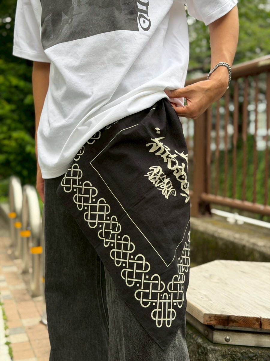_STUDIOSEVEN's tweet photo. 【New Arrival】

KID x SVN Graphic Bandana
2,750 tax in

遠藤翼空による描き下ろしグラフィックを落とし込んだバンダナ💫

腰元やバッグのアクセントとして、コレクションの世界観を気軽に取り入れられるアイテムです🧡

〈ONLINE〉
https://t.co/QutdEvKPxM

#STUDIOSEVEN
#KIDPHENOMENON https://t.co/HTrYKQazen
