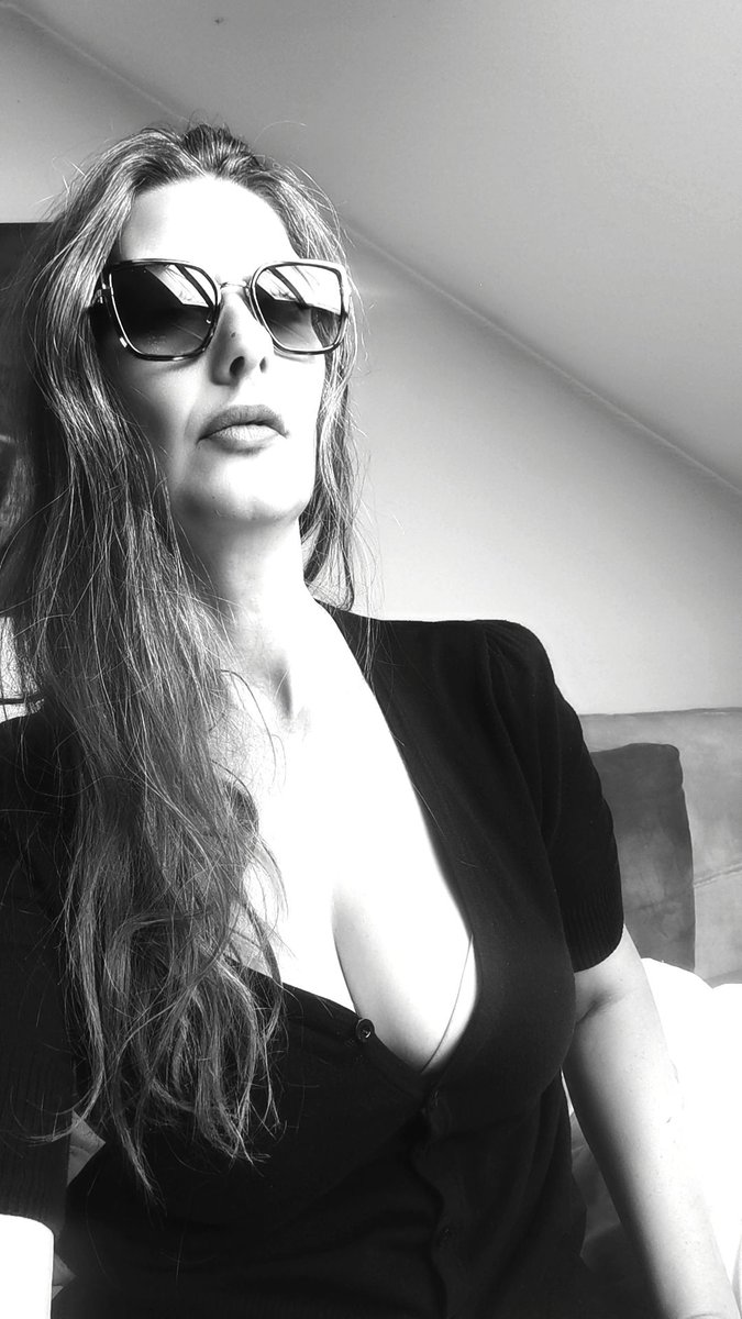 LadyGrace999's tweet photo. Deine #Mistress für immer ... https://t.co/gsaFPprbx8