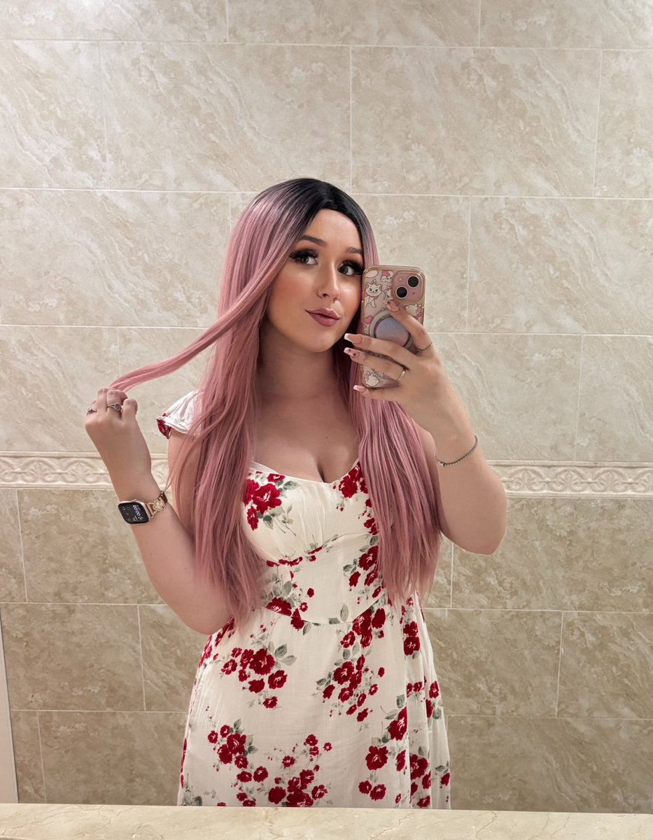 GoddessK1tty's tweet photo. Open your wallet and expect nothing in return ✨ https://t.co/Gvh9SPVtz1