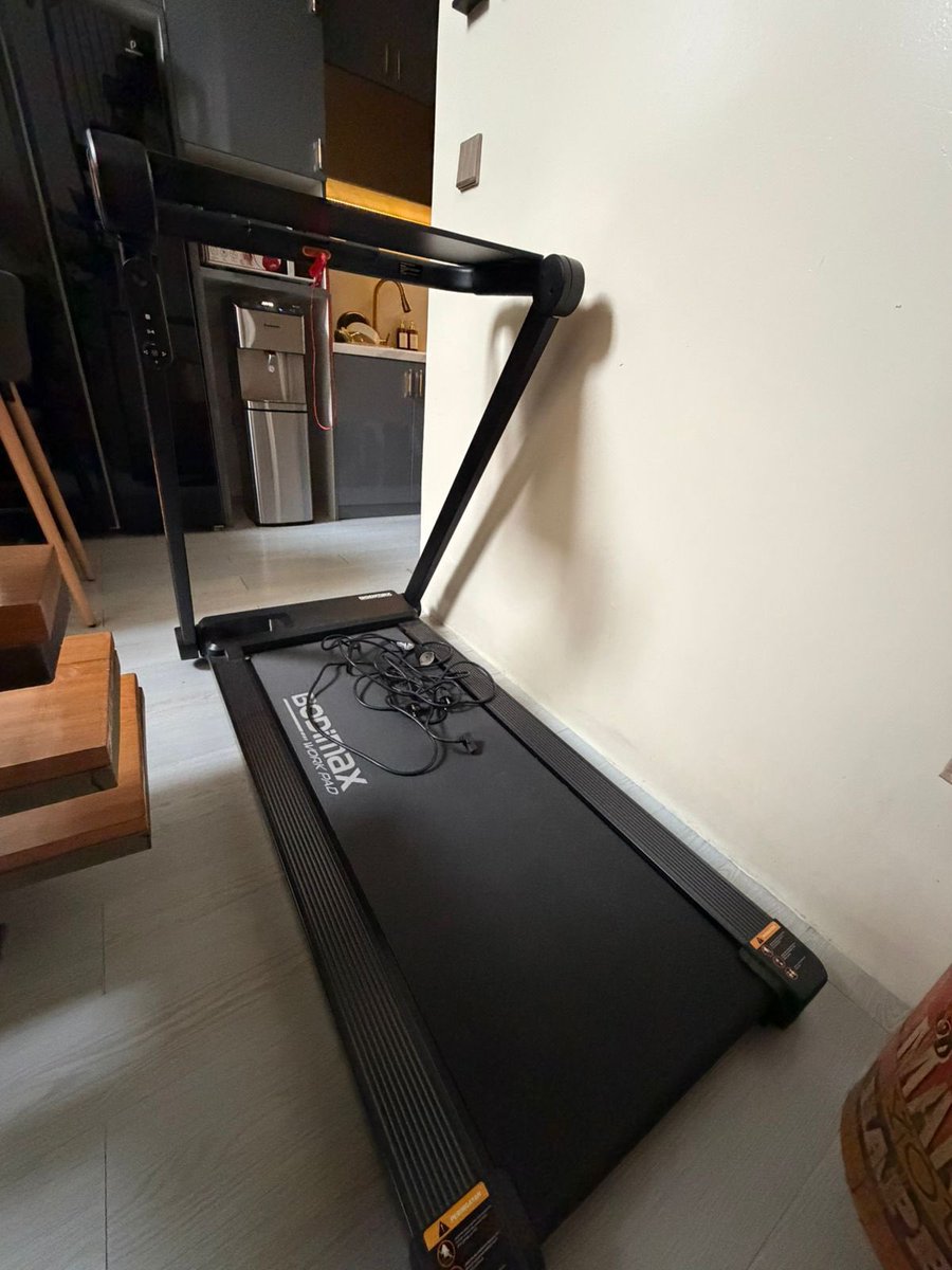 gorlank's tweet photo. Jual BU, Treadmil, Bodymax Running 3in1.

Nitip jual treadmill jarang kepakai

Fitur :

1. Bisa untuk working, walking, running 3in1 multifungsi.
2. Meja display yang luas bisa untuk tempat taruh laptop, ipad, botol minum dll https://t.co/FVkalGepT4