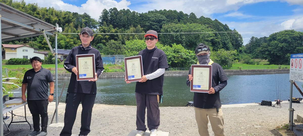 yuta12tanabe24's tweet photo. キングフィッシャー平日大会最終戦
優秀と総合2位になれました😁✨
放流ラウンドはスウェイ1.7→タイソン1.3
それ以外はさかさのシェイク巻きを主軸にRCワウ37HF→ワウ40HFG2の流れで釣っていきました😎
アウェイの地で総合に食い込めてよかったです✨
みなさんお疲れさまでした🙇
#zpi
#proarm https://t.co/M8JqD0ViEd