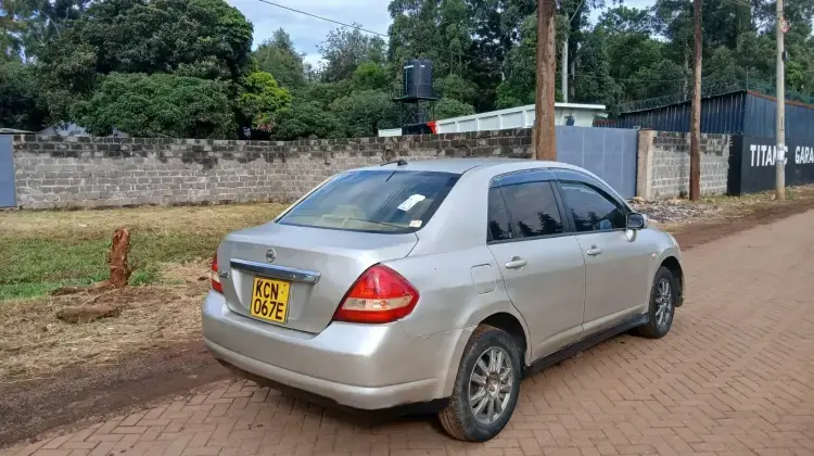 Shareman_Cars's tweet photo. Deposit: KES 145,250 | Price: KES 415,000🚗 Nissan Tiida
📅 2010 Model
⛽ 1.5L Petrol Engine
⚙️ Automatic Transmission
📍 Kisumu✅ Spacious Interior
✅ Fuel Efficient
✅ Comfortable Daily Driver
✅ Ideal Family Car💰 Price: KES 415,000
📞 0710 792 499 https://t.co/fV8euFtG0K
