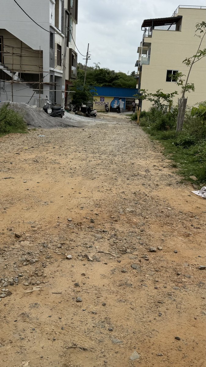 sohambharucha's tweet photo. @GBA_office Roads connecting main road to Podar school, Magadi road is in very bad shape. Please do the maintenance before it causes some accidents! @GBA_office @GBAChiefComm https://t.co/Mpj5EFFM7V