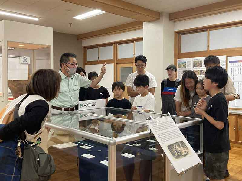 maibunkikaku's tweet photo. 今日は城里の整理センターで、「ラーケーション」を活用した整理作業体験の1日目を実施しました。事前に予約された13名の皆さんが参加してくれました。ありがとうございました！

明日参加される皆さんや、今回は見送られた皆さんのために、体験の様子を少しだけお届けします👀✨ https://t.co/ogq18ffrrc