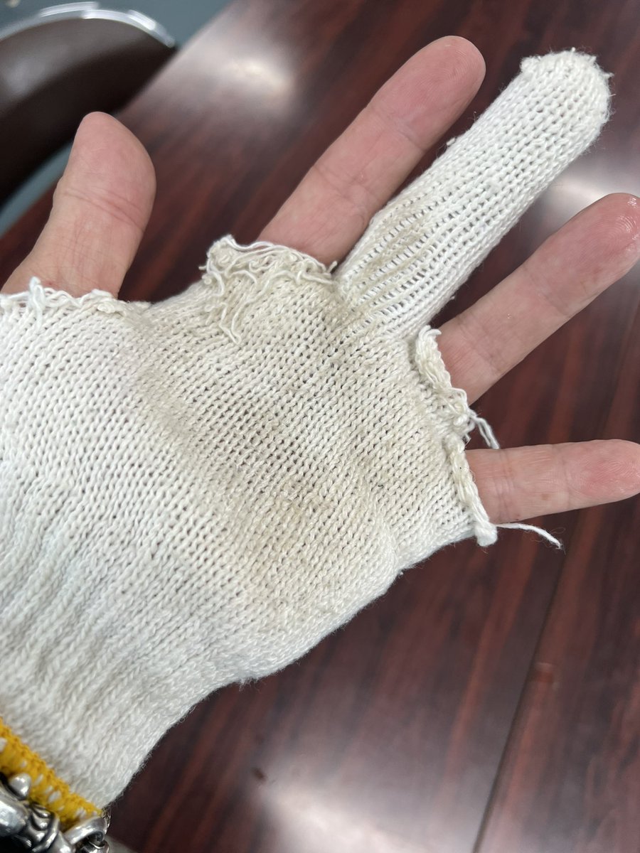 BeFree_office's tweet photo. マジ久しぶりのニッコー射撃場。いつものメンバーが居て元気な顔が出せて良かったわ。中指ファックユー軍手作っていざ公式！ラスト5枚は人差し指痛くて中指でトリガー引いたらこのザマ！楽しかったわ！ https://t.co/PK8rshoZsk
