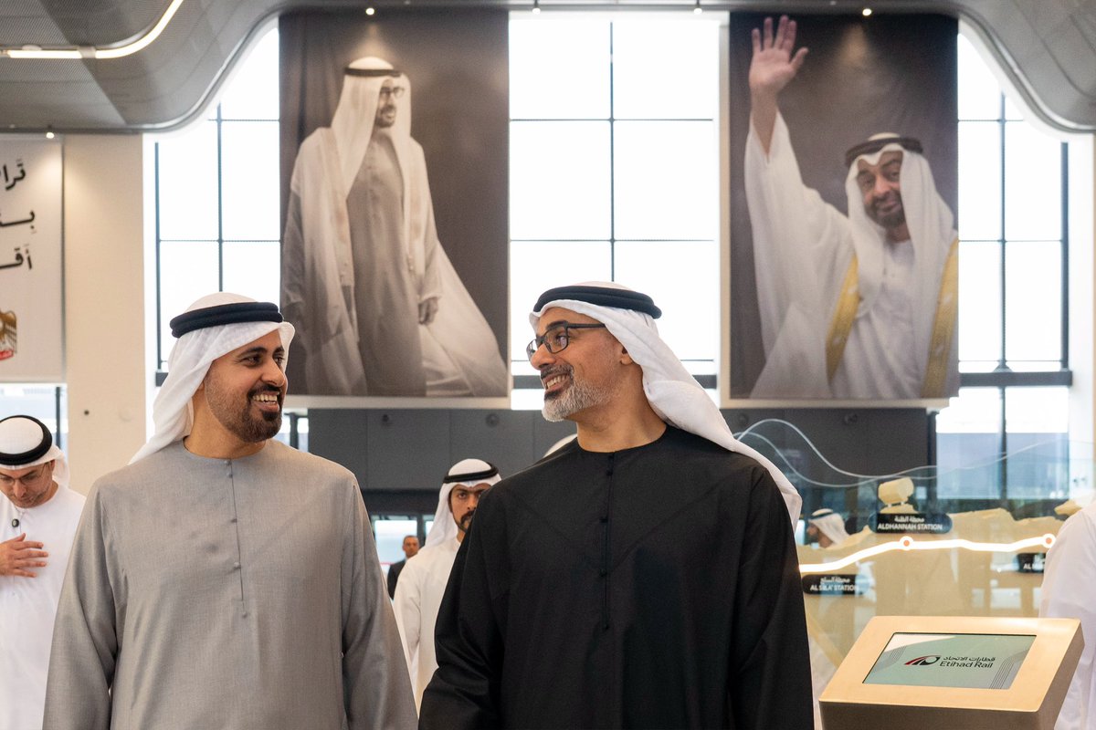 NET_AD's tweet photo. دشّن سموّ الشيخ خالد بن محمد بن زايد آل نهيان، ولي عهد أبوظبي رئيس المجلس التنفيذي لإمارة أبوظبي، محطة قطار الركاب بمدينة محمد بن زايد في أبوظبي، كما شهد سموه الإعلان عن شبكة خط السكك الحديدية لنقل الركاب، حيث تنطلق مرحلة التشغيل التمهيدي لخدمات القطار بين محطتي أبوظبي والفجيرة اعتباراً من 30 يونيو الجاري في رحلة تستغرق ساعة و45 دقيقة.
