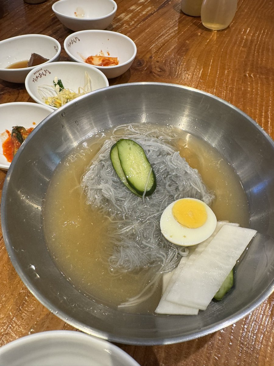 botanhiroko's tweet photo. BBA3人で��月定例いつもの新大久保
ランチはひさしぶりに｢でりかおんどる｣
安定の美味しさ👍
別腹を発生させてお茶をする☕️ドーナツ珈琲
最高な一日ょ♪オバちゃんの幸せは安上がり https://t.co/4MqbFGtzp7