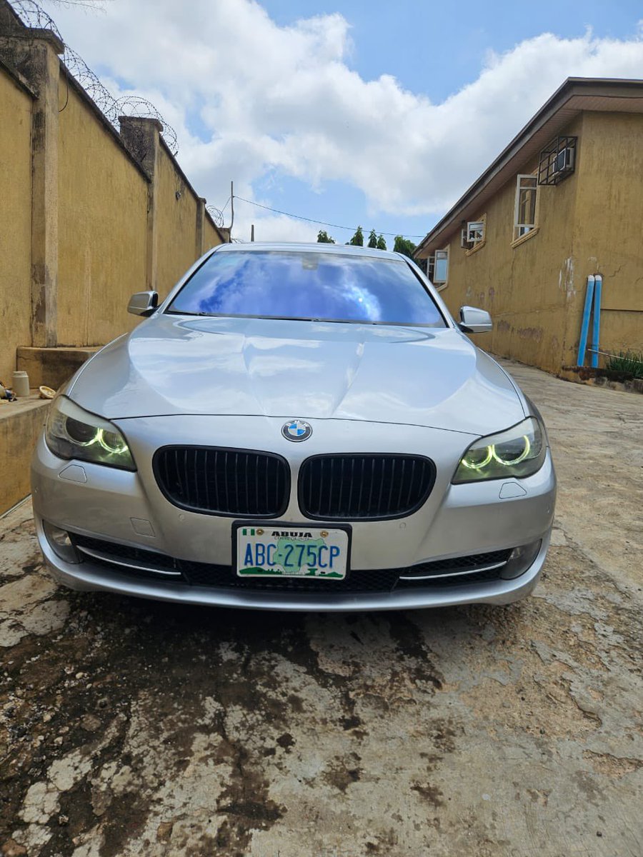 Odogwu02's tweet photo. Mistakenly Registered BMW V8 550i 2011 model for sale. 

Engine and gear untampered 💯 AC chilling perfect and in excellent condition

Price: 12M
Location is karu Abuja at owner compound. https://t.co/Jy0HMaMT2C