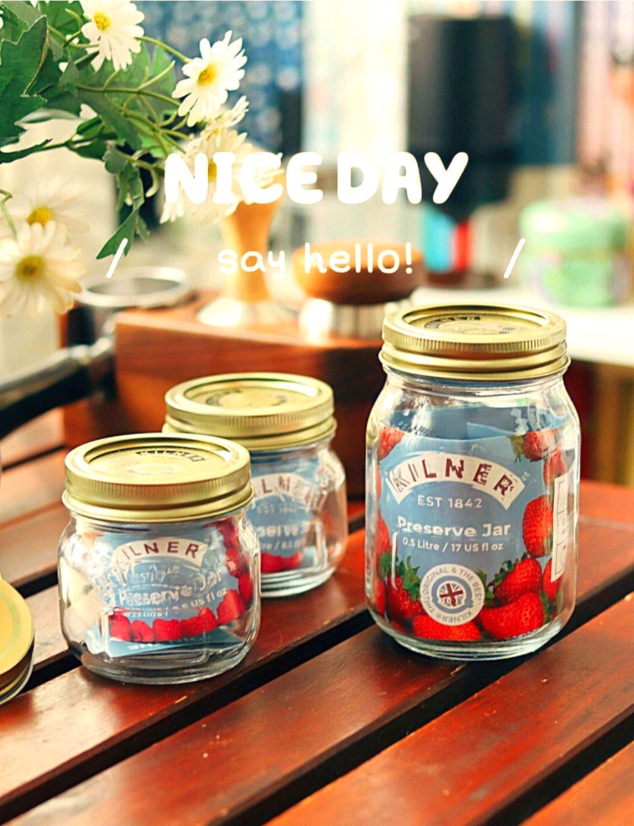 ImmenselyT's tweet photo. Turn an old mason jar into a functional pen holder with some burlap and twine! Quick, cheap home decor win.， https://t.co/VlYmXjENnX