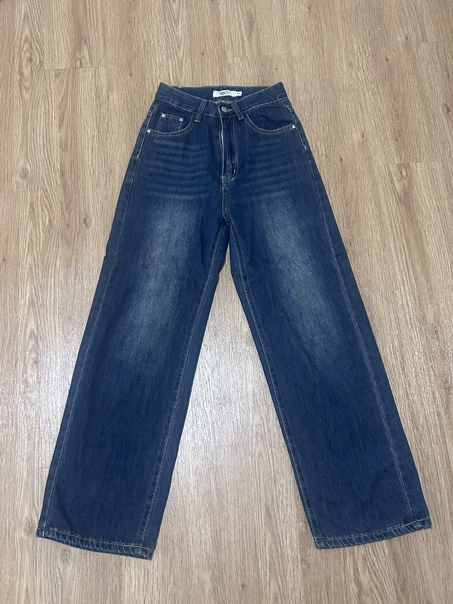 seazaasallad's tweet photo. ส่งต่อกางเกงยีนส์ riley รุ่นseoul jeans สีdark fade 320 รส จาก 500+ค่า ใส่ไปแค่2ครั้ง ไม่มีตำหนิค่ะ
#ส่งต่อเสื้อผ้าคุณภาพดี #กางเกงยีนส์ #riley #ส่งต่อ  #ส่งต่อเสื้อผ้าสภาพดี #ส่งต่อเสื้อผ้ามือสอง #ส่งต่อเสื้อผ้ามือสองสภาพนางฟ้า #ส่งต่อกางเกงยีนส์ https://t.co/0S9Xk68hKP