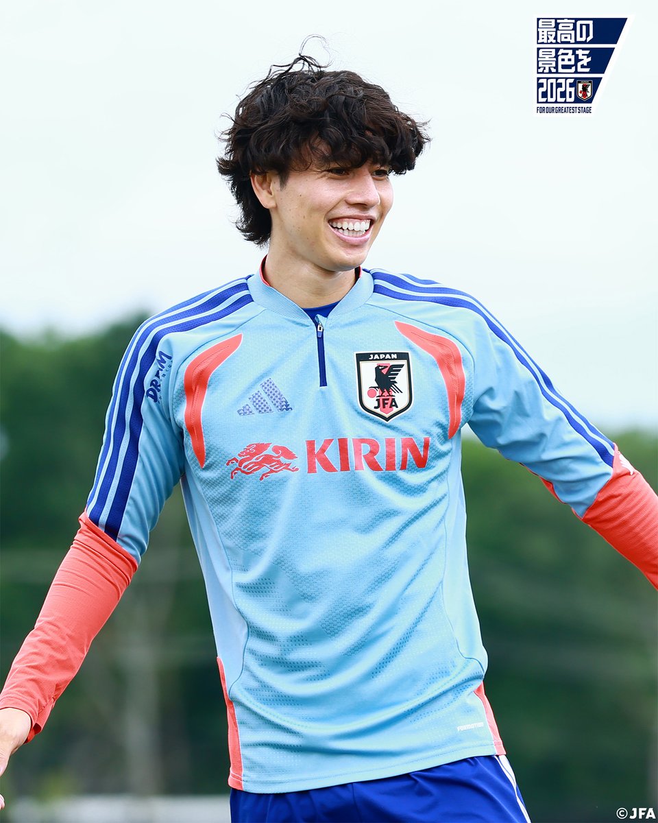 jfa_samuraiblue's tweet photo. 𝐑𝐞𝐥𝐚𝐱𝐞𝐝☺️

田中碧｜谷口彰悟

@FIFAWorldCup
#最高の景色を #サッカー日本代表 https://t.co/DM9ofyk5I5