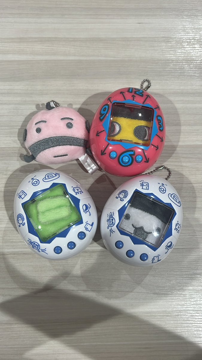 mi18193's tweet photo. たまごっちガチャ　
キャリーは欲しかった2種とぬいは4種ゲット♡
くちぱっち体型のせいかきつそう？ https://t.co/R9JVSzzAch