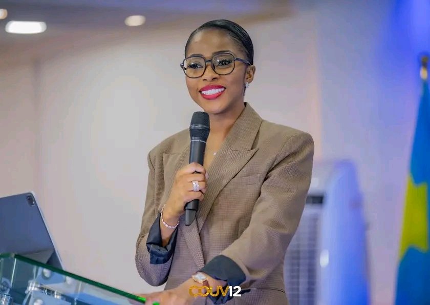 Bisoterrain1's tweet photo. #RDC🇨🇩🇨🇩
La Ministre de la Jeunesse, Grâce Kutino, incarne une vision claire et ambitieuse pour l’avenir de la jeunesse congolaise.
À travers son engagement, elle place les jeunes au cœur de l’action publique, en leur offrant des opportunités concrètes d’insertion, de formation et d’autonomisation.
Déterminée et proche des réalités du terrain, elle travaille chaque jour pour faire de la jeunesse une véritable force de développement pour la RDC.
Une jeunesse encadrée, valorisée et responsabilisée, c’est l’avenir assuré de notre nation.@Presidence_RDC @fatshi13 @BienvenuIlambo @TinaSalama2 @FelixUdps @GraceKutino @jeunesseEP_RDC @Raissabulela1
