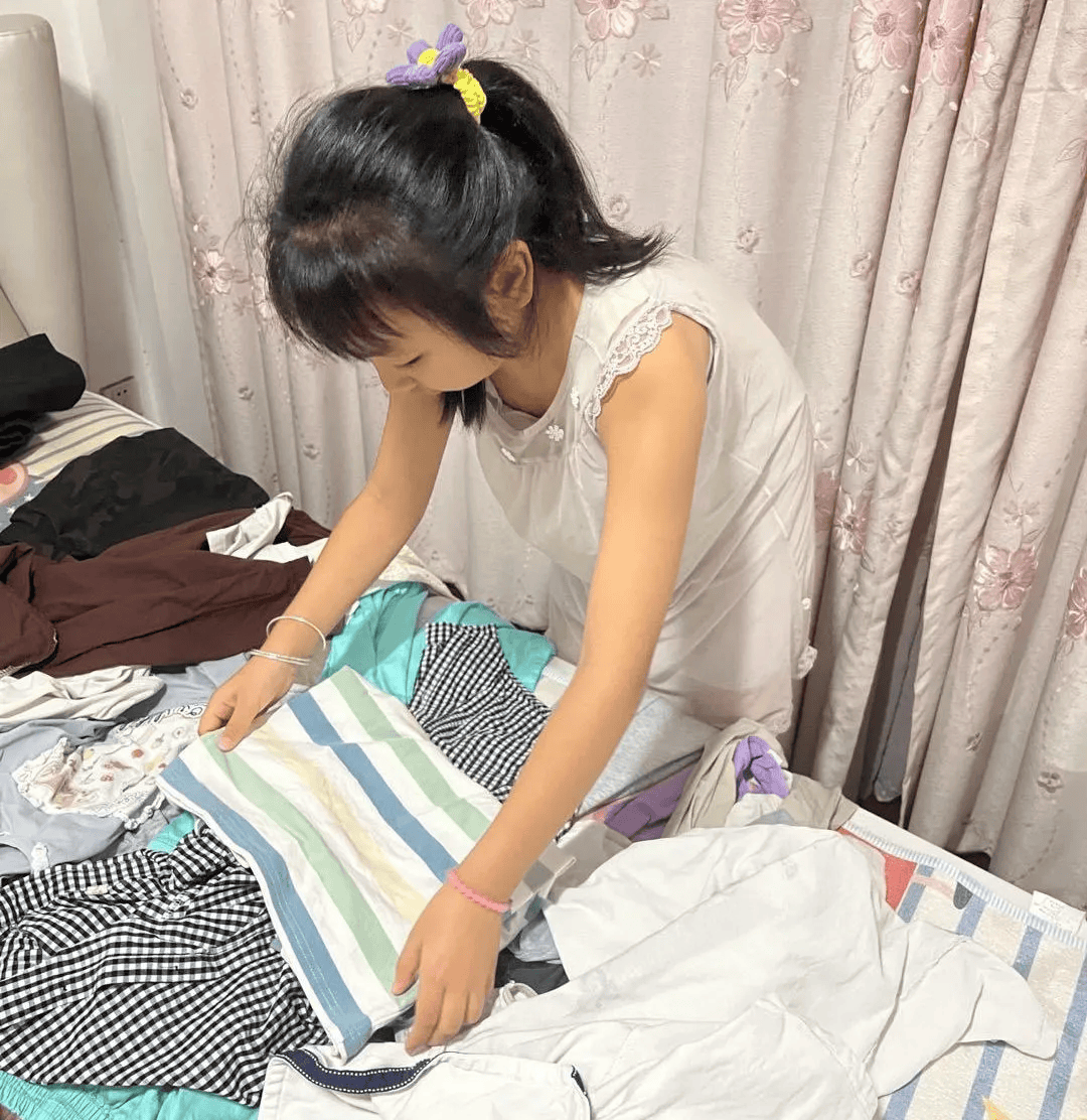 maingajustine1's tweet photo. Folded the last load of laundry just as the sun peeked through the window—small wins hit different. https://t.co/VTm591Y7lP