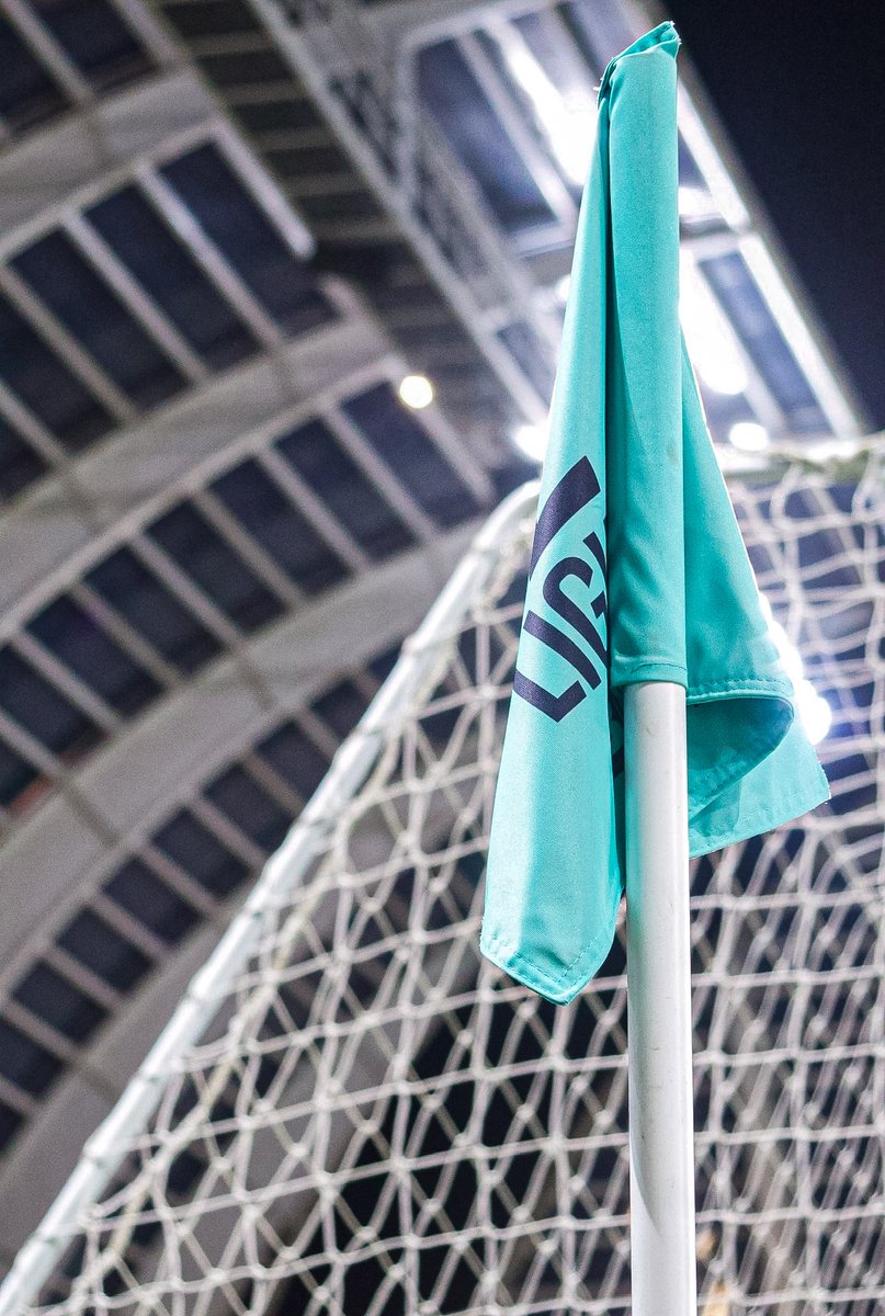 L2Actu_'s tweet photo. 🚨 Un joueur de Ligue 2 est en état de mort cérébral, après s'être noyé dans le Rhône, hier.

Âgé d'une vingtaine d'années,  il était accompagné de deux amis, qui ont pu être réanimés.

(@BFMTV)

L'équipe d'Actu Ligue 2 se tient aux côtés de ses proches dans cette épreuve 🙏 https://t.co/vW5KZ12G1B