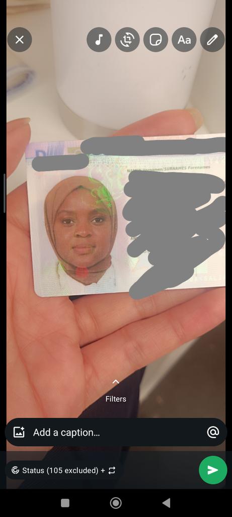 introverdiaries's tweet photo. Pescoço não é parte de identificação, e o rosto está visivel. E é claro que identidade com hijab é para quem veste hijab diariamente, e não para quem veste no dia de Eid. 
Na Europa documentos legais são feitos com hijab sem problema. É apenas vosso preconceito. https://t.co/X7GoH6LrVu