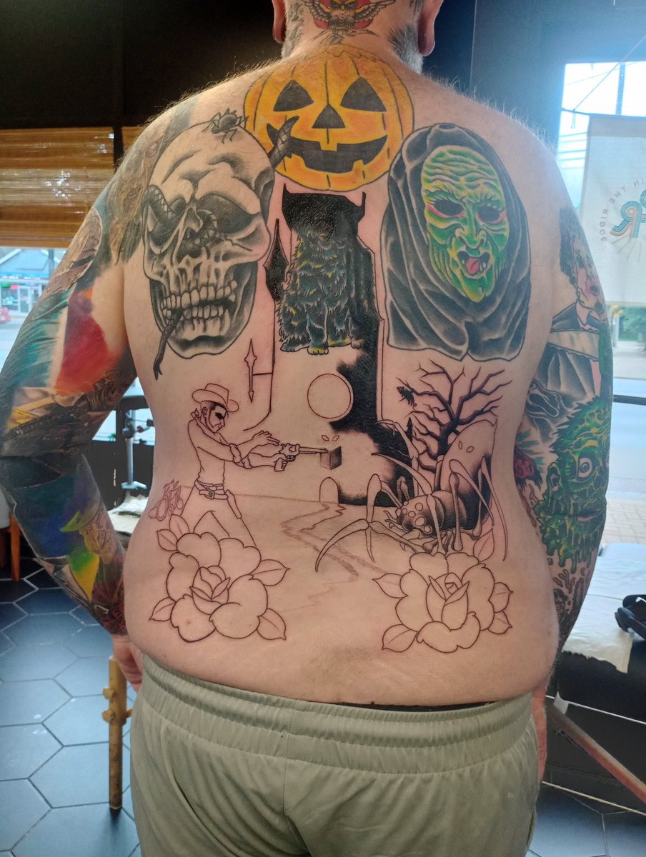 lemonhead667's tweet photo. Started my Stephen King Dark Tower tramp stamp... I mean back piece. Session 1 of 3 https://t.co/fxBJ63QIM5