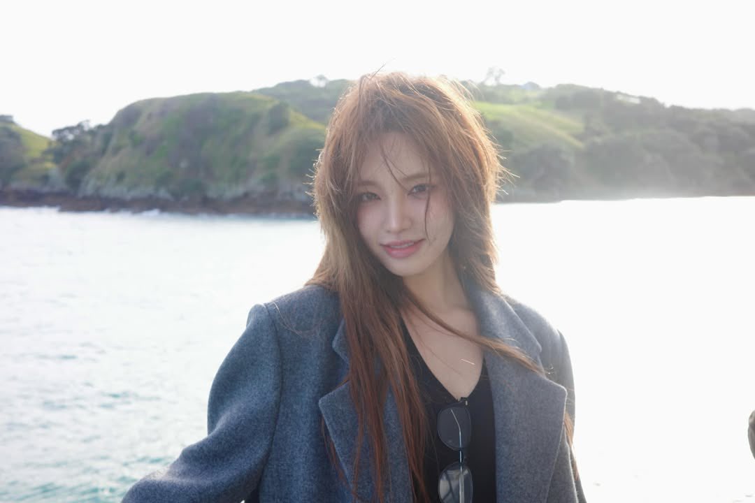 LIZCENTRIC's tweet photo. [📷] 260623 INSTAGRAM UPDATE | ©️ liz.yeyo

"Happiness from Nature🌿🌴🌱🌳"

🔗: https://t.co/ynJisBoih0

#LIZ #리즈 #リズ
#IVE #아이브 #アイヴ https://t.co/F9Ej1FvcPC