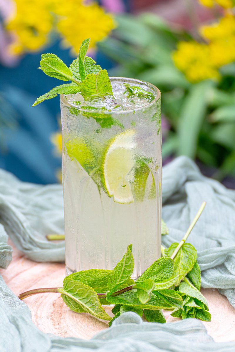 sambncl's tweet photo. 📸Client work – June 2026

4 frames from yesterday’s shoot with the new summer cocktail specials at The Woodmans Arms.

We managed a 30-minute window of sunshine before the rain arrived. The Great British summer at its finest. 🍹☀️🌧️

#ContentCreation #Marketing #BrandPhotography https://t.co/ONl55dkihi