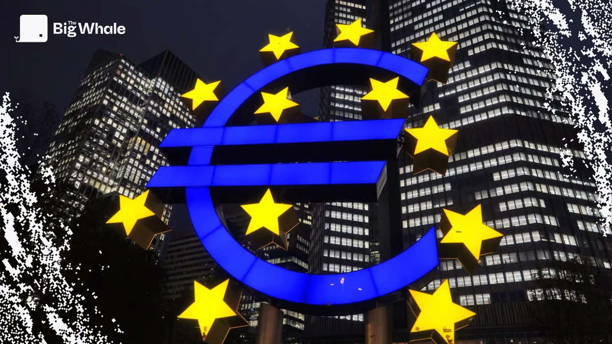 gregory_raymond's tweet photo. Aujourd'hui je vous propose un post un peu long, mais il me semble nécessaire car c'est tout à l'heure qu'on vote l'euro numérique en commission économique au Parlement européen.

Le vote en séance plénière aura lieu début juillet. Le projet, lui, ne serait lancé qu'à partir de 2029.

Je n'ai jamais caché mon hostilité à ce projet. Mais je comprends toutefois qu'il séduise ceux qui ont pris conscience, parfois brutalement, des dépendances de nos systèmes de paiement en Europe.

L'histoire rocambolesque du juge de la CPI, quasiment débancarisé depuis qu'il est tombé sous sanctions américaines, a marqué les esprits.

Ce que je vous propose ici, c'est une démonstration factuelle.

Même s'il repose sur une idée louable, l'euro numérique menace le modèle économique du paiement européen.

Et les chiffres, franchement, posent question.

Commençons par la facture.

Côté Eurosystème, la BCE chiffre l'investissement à environ 1,3 milliard d'euros jusqu'au lancement, puis 320 millions par an en fonctionnement. Ça, c'est la partie publique. Côté banques commerciales, la note sera autrement plus salée : refonte des systèmes d'information, intégration des wallets, mise en conformité réglementaire.

Plusieurs estimations internes tournent autour de 18 à 30 milliards d'euros cumulés pour l'ensemble du secteur. PwC évalue la dépense moyenne à 110 millions d'euros par banque, dont 75 % liés à la refonte des infrastructures techniques. Les établissements estiment aussi que près de la moitié de leurs ressources humaines qualifiées devraient être mobilisées sur le projet pendant plusieurs années, ce qui revient à assécher leurs capacités d'innovation et de développement commercial.

Malgré un affichage de façade, la France n'est pas favorable au projet, et surtout pas son administration (Banque de France, Trésor, etc.). "Le modèle envisagé ne sera probablement pas rentable. On parle d'une entité publique qui va essayer de reproduire des systèmes de paiement privés dans lesquels des milliards ont été investis depuis des années, sans forcément en mesurer la complexité", m'a récemment confié un cadre de cette dernière.

On m'a aussi soufflé ceci : "Les pilotes n'ont jamais été confrontés à des attaques réelles. Dans la vraie vie, un système de paiement à grande échelle doit encaisser 0,15 % de fraude sur les transactions en ligne. Ça nécessite des algorithmes que le privé a mis des années à construire. Sans ça, on crée un système qui coûte cher, qui ne fonctionne pas et qui est une cible facile."

Le risque le mieux documenté reste la fuite des dépôts.

Une étude de Copenhagen Economics, publiée en décembre 2023, évalue la décollecte maximale à 739 milliards d'euros en Europe pour un plafond de détention fixé à 3 000 euros. C'est 10 % du total des dépôts des ménages. Le Sénat français a produit ses propres simulations : à ce même plafond, la décollecte moyenne atteindrait 20,7 % pour les banques françaises, avec des pics à 25,7 % pour La Banque Postale.

La BCE elle-même reconnaît qu'un tel seuil réduirait le rendement des fonds propres bancaires de 30 points de base en moyenne. Pour un secteur dont le coût du capital est déjà sous tension, on parle d'un transfert de valeur considérable de la banque commerciale vers la banque centrale.

Or le point le plus sous-estimé dans le débat est peut-être celui de l'effet d'éviction sur les solutions privées européennes.

La France fait figure d'exception dans la zone euro : le GIE Cartes Bancaires traite environ 80 % des paiements domestiques par carte, une infrastructure de paiement souveraine qui fonctionne réellement. Wero, porté par le consortium EPI et ses 16 banques, revendique déjà 47 millions d'utilisateurs en Europe. Le service s'étend au e-commerce en 2026 et prépare l'intégration du NFC pour les paiements en boutique.

Wero construit exactement ce que l'euro numérique promet : un rail de paiement paneuropéen souverain, basé sur le virement instantané, de compte à compte.

Le problème est assez simple.

L'euro numérique bénéficiera d'un avantage réglementaire structurel : l'obligation d'acceptation par les commerçants au titre du cours légal. Wero, lui, doit convaincre chaque marchand un par un. Résultat : les banques devront financer simultanément deux infrastructures pour des cas d'usage largement redondants, avec des ressources qui auraient pu servir à améliorer un seul système.

Martina Weimert, la patronne d'EPI, parlait récemment de "situations de concurrence inégale" lors d'une table-ronde à laquelle j'ai participé.

Le rapporteur du texte, Fernando Navarrete (PPE), va plus loin : il plaide pour soutenir les initiatives privées plutôt que de dépenser "plusieurs dizaines de milliards qui pourraient devenir inutiles si une solution du secteur privé atteint une échelle paneuropéenne avant même que la BCE ne soit prête".

C'est le paradoxe central du projet.

L'euro numérique a été conçu pour réduire la dépendance de l'Europe vis-à-vis de Visa et Mastercard, qui concentraient 61 % des transactions par carte dans la zone euro en 2022.

L'objectif de souveraineté est légitime.

Les épisodes récents l'ont rappelé, qu'il s'agisse des sanctions américaines contre un magistrat de la CPI ou des tensions commerciales entre l'UE et les États-Unis : les rails de paiement peuvent devenir un levier géopolitique.

Mais en imposant une solution publique à côté de solutions privées européennes déjà opérationnelles, Bruxelles prend le risque de diluer les investissements, de fragmenter l'écosystème, et au bout du compte d'affaiblir les seuls acteurs capables de proposer une alternative crédible à court terme.

Ma source dans l'administration est claire : "On a des infrastructures de paiement qui marchent. Le réseau CB en France, par exemple. Le risque, c'est qu'un euro numérique subventionné vienne les détruire sans apporter de vraie plus-value. Et qu'en 2035, on regarde en arrière en se disant qu'on a dépensé une fortune pour un projet qui n'a jamais atteint ses objectifs."

Il y a une ironie certaine à vouloir défendre la souveraineté européenne en asséchant les ressources des acteurs privés qui la construisent déjà, jour après jour.

L'enjeu du vote d'aujourd'hui n'est ni simplement technique ni monétaire. C'est un arbitrage industriel : l'Europe veut-elle un Airbus des paiements piloté par le marché, ou un projet public qui risque d'arriver trop tard, trop cher, et de cannibaliser ses propres champions ?