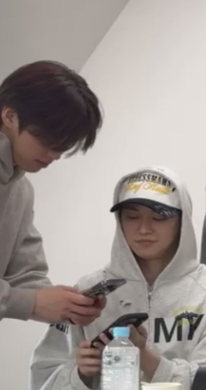 ame_araren's tweet photo. 「ちょそれ後でスクショ送っといてや」とかじゃなくて直撮りなのマジで河野純喜で良い。
#JO1 #河野純喜 https://t.co/fMqfyAgPqE