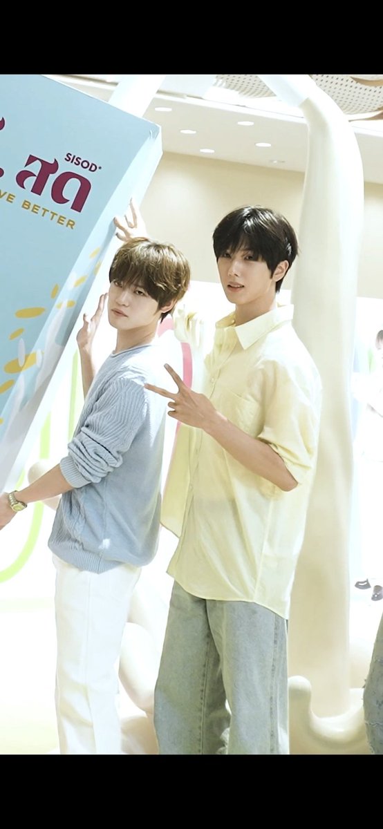 yizmiese's tweet photo. size difference size difference size difference size difference https://t.co/bBqVWzt1b7