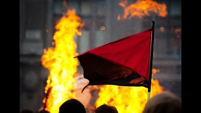anarquia_p's tweet photo. "Los anarquistas no quieren emancipar al pueblo; quieren que el pueblo se emancipe a sí mismo. Buscamos que la nueva forma de vida surja del pueblo, que corresponda a su estado de desarrollo y que avance al ritmo que ellos lo hacen"
Errico Malatesta https://t.co/woSrTpA03J