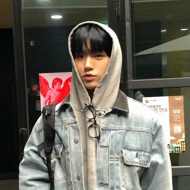 amuugaeo's tweet photo. 지금이 최고로 
사랑하는중이라고생각해도
바로 다음날 신기록을 갱신해버려
그것도 매일매일 

데엉을 알면 알수록 좋아지고
좋아하면 할수록 역시나 더 좋아져💕✊🏻 https://t.co/7dKHvKhzn2