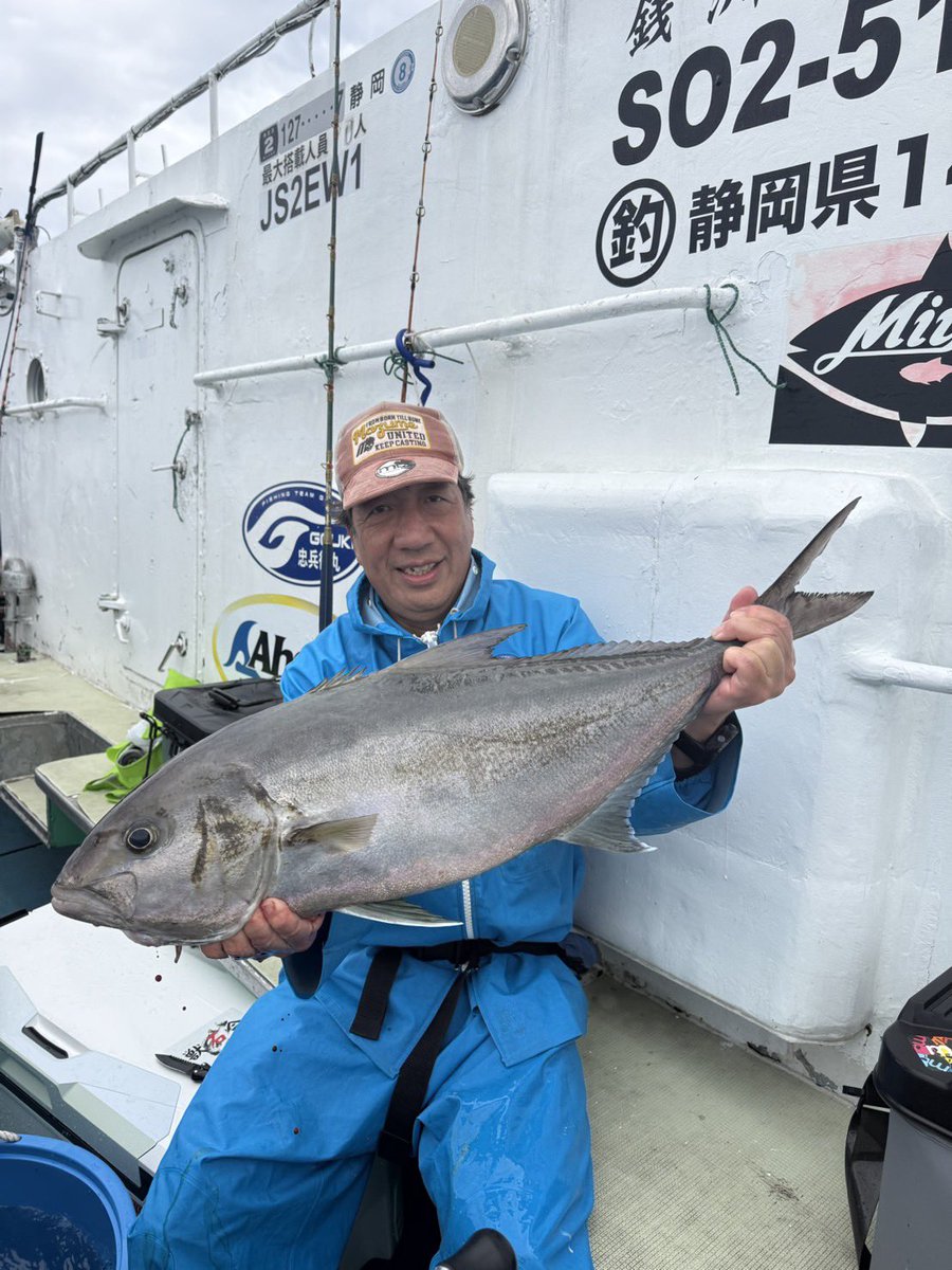 Newchubeimaru's tweet photo. 銭洲船赤イカ泳がせ

23号船　
カンパチ　1.4kg〜13.08kg 0本〜1本 船中5本1リリース
他特大メダイ、メイチダイ

今日も赤イカ泳がせです
渋いながらも10kg混じり楽しめました‼️

探検丸も復活して使えますので持ってきてください‼️ https://t.co/tJ45hoPnOc