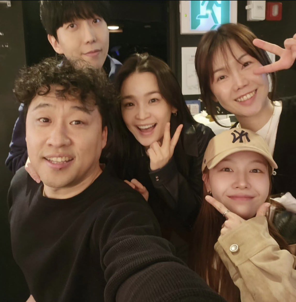 rowmido's tweet photo. 재범님 인스타에 아트보러 간 미도 ♡ https://t.co/mPsS8O4WXE