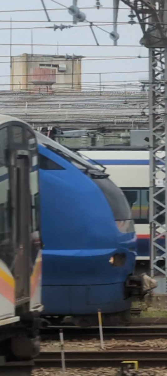 Echigo_115's tweet photo. 6/22撮影
E653系H204編成 パンタグラフまわりキレイになってるの？ https://t.co/GbRjM1Mo66