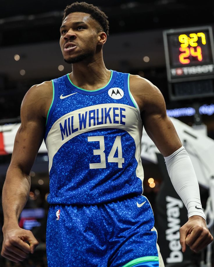 pit_loves_heat's tweet photo. 🚨| BOM DIA

GIANNIS ANTETOKOUNMPO É JOGADOR DO MIAMI HEAT.

ESSE É O TWEET. https://t.co/8m7stmaMS3