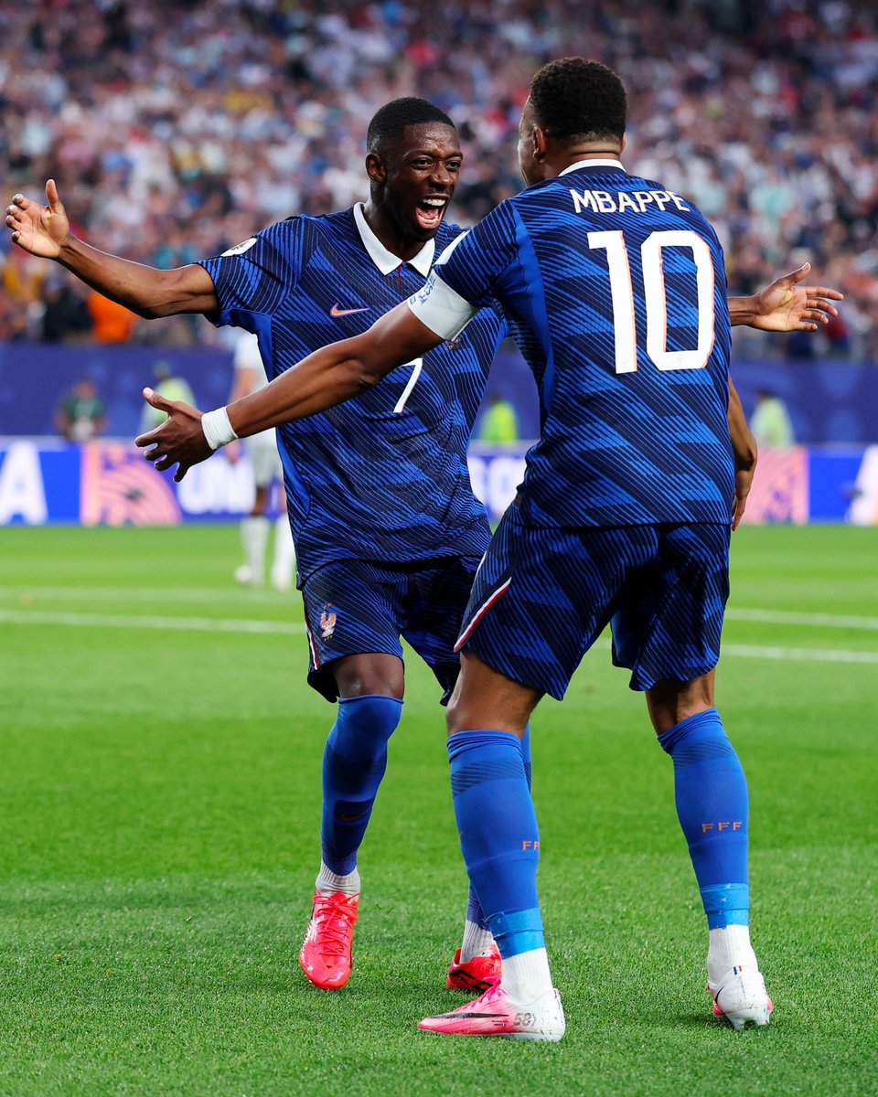 WorldCupMedia_'s tweet photo. Kylian Mbappe &amp; Ousmane Dembele 🇫🇷🔥 https://t.co/MBMviAvEF0