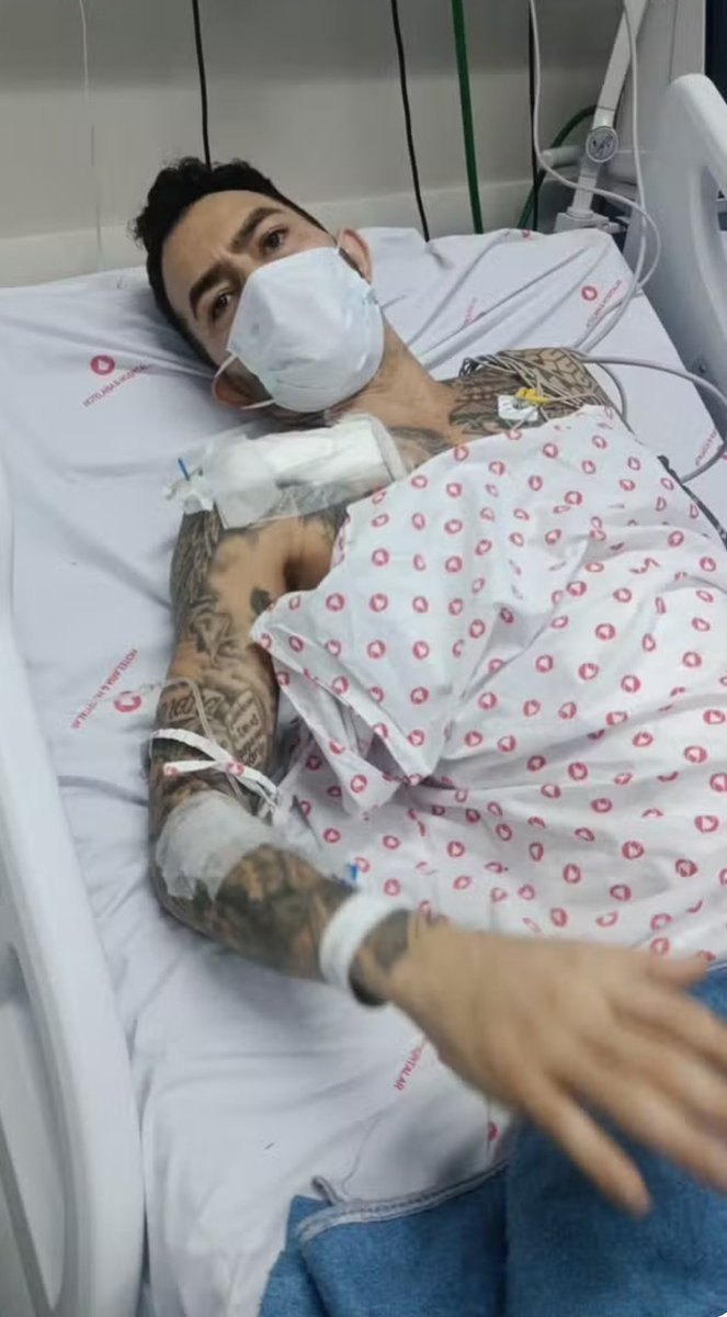 EntranhasRIO's tweet photo. 📍🗞️🚨⚠️Imagem do traficante Coronel do muquiço, preso no Hospital de Acari. https://t.co/ilWCSJCxgP