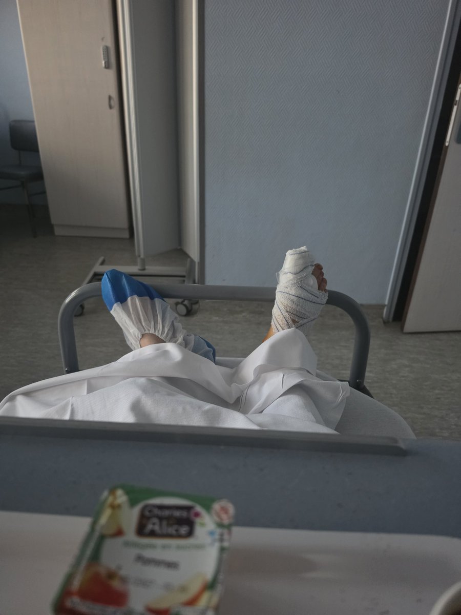 AnthonyPattey's tweet photo. Il aurai pas une infirmière sexy pour s occupe de moi 😇🥰🥰 https://t.co/cLw9oH3dyQ