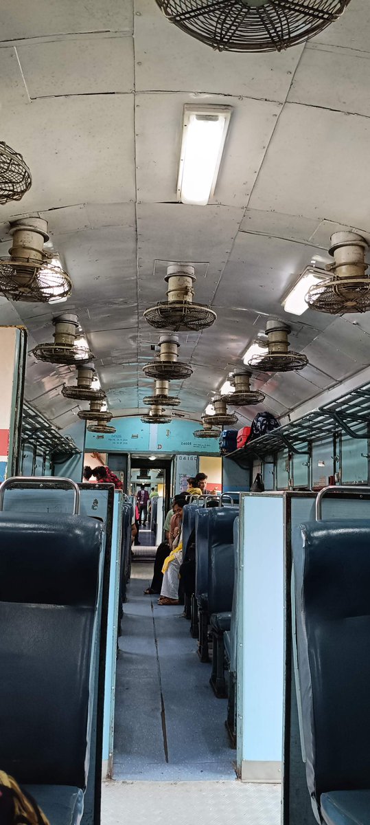 DjDevil1211's tweet photo. @AshwiniVaishnaw @CMOMaharashtra @mieknathshinde @drmbct  A upgrade  required of this Sitting coaches of 11029 Koyna Express.,A real outdated version with uncomfortable seats and filthy and dirty old interior...Kindly take a note🙏🏻🙏🏻🙏🏻 https://t.co/uoBlrIPbOH