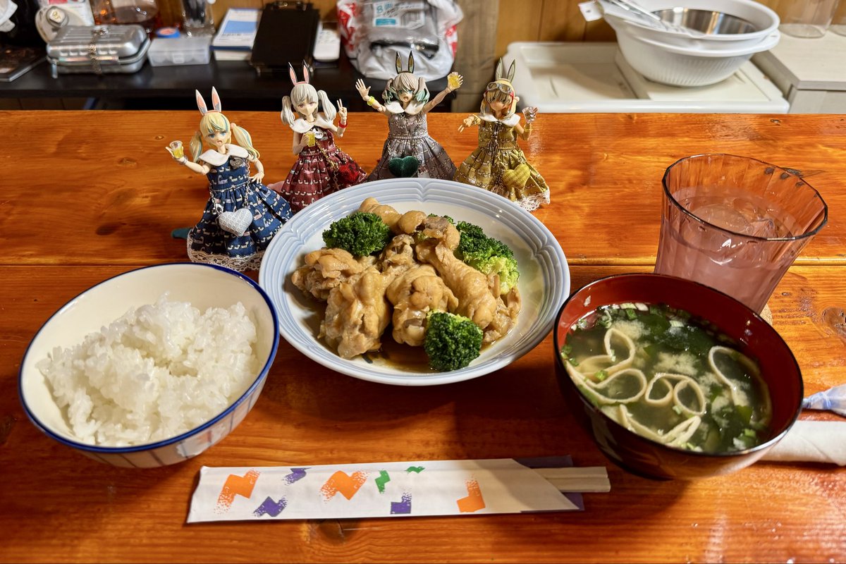 ame_inaba's tweet photo. cafe&amp;bar なごみ(@cafe_barnagomi)さんトコで、
アンシャリ(@AnneShari_pei)さんが #喫茶アンシャリ を開店してはりますやん！
てコトで、定食(仮)のコーヒー付きをいただいてきた。
鶏のさっぱり煮の、お肉のムチムチと、軟骨のコリコリが楽しいなぁー！
お酢のタレもよぉ染みて、食欲をそそるで〜！ https://t.co/Nl8Me7GnHx