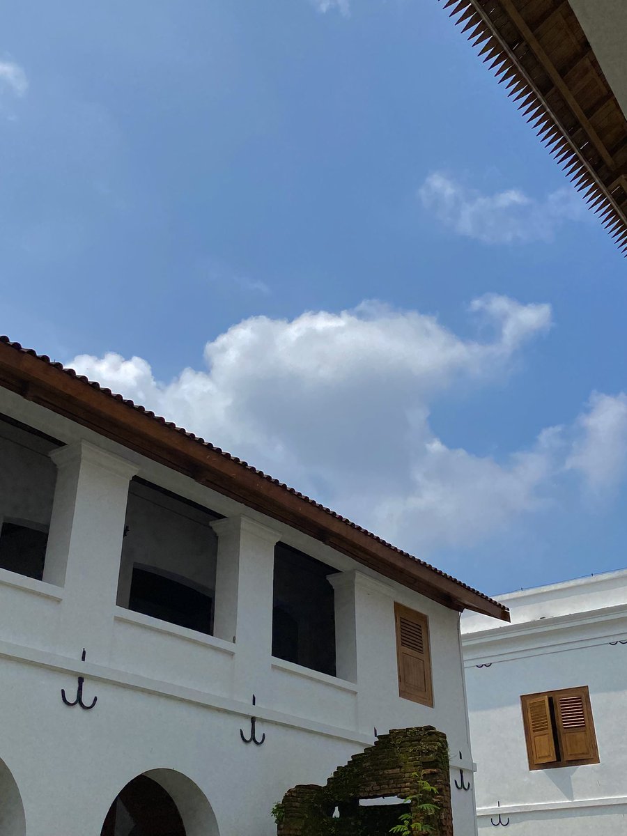 _byamw's tweet photo. eh Ngawi juga punya lohhh kak 🤩

🌤️✨🍃

📍Benteng Van den Bosch, Ngawi, Jawa Timur https://t.co/Dz4C2CrhGJ