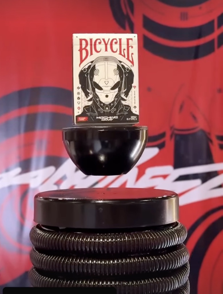 toysrevil's tweet photo. About That #Machine56 R-Type Deck Holder, currently available online via https://t.co/WiWuOmX153

Featured on #TOYSREVIL:
https://t.co/bYytlzJktk

Images here of the #ToyconPH debut release of the "Bicycle Machine56 R-TYPE/2 and R-TYPE/3"playing card decks FTW

#toysblog https://t.co/bXNvUttzVm